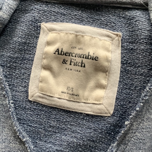 XS/S Abercrombie & Fitch blue v-neck pullover hoodie. In good condition. - Picture 6 of 9